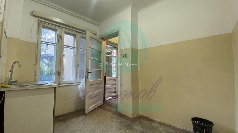 Parter de vila cu mică curte, Piața Alba Iulia - 8