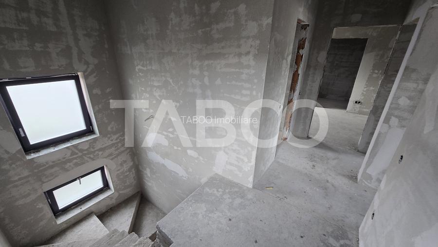 Duplex de vanzare 450mp teren liber 4 camere 2 bai 2 parcari Selimbar - 6