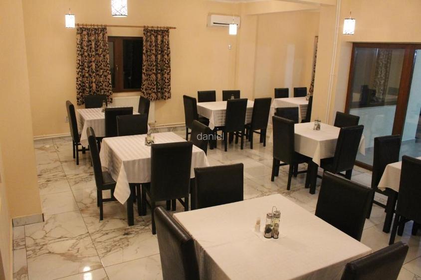 Pensiune 8 camere Vama Oancea,DN-26 si 14 hect teren compact irigabil - 6