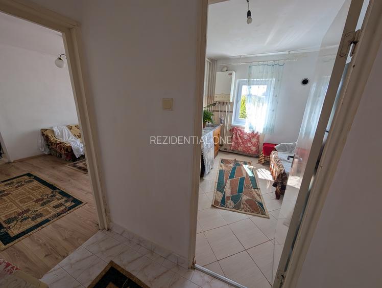 Mioriței - Billa - grădinița Lizuca- 3 camere- bloc din 1982 - 2