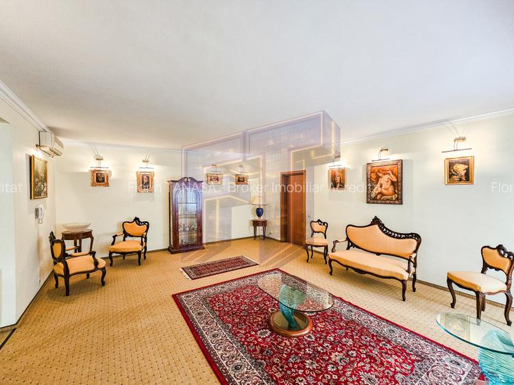 Vanzare casă/vila care refuză trecerea timpului - Zona Capitale - 14