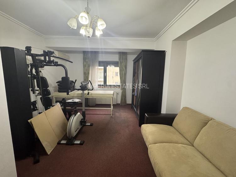 Apartament spatios cu vedere la parc, prima linie - 12