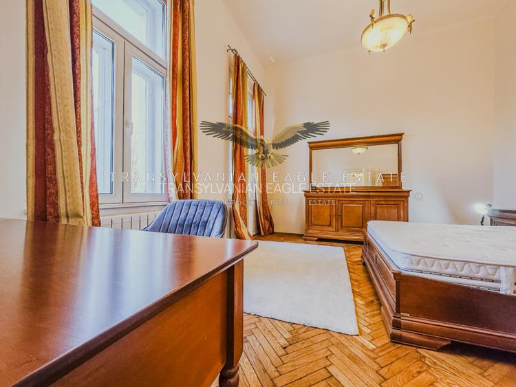 Locuința situată în zona centrală din Piața Muzeului - 8
