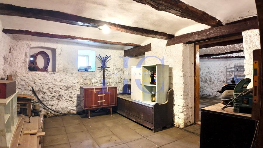 Casă 4 camere|Grădină 1600m | Vedere Făgăraș | Săcădate| 25 min Sibiu - 13