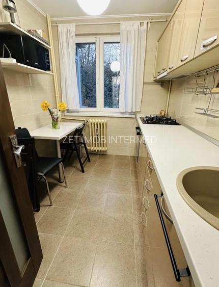 2 camere Titan - parc IOR - int.Horbotei - 3