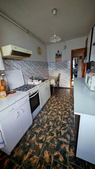 Apartament 3 camere zona Tractorul - 7