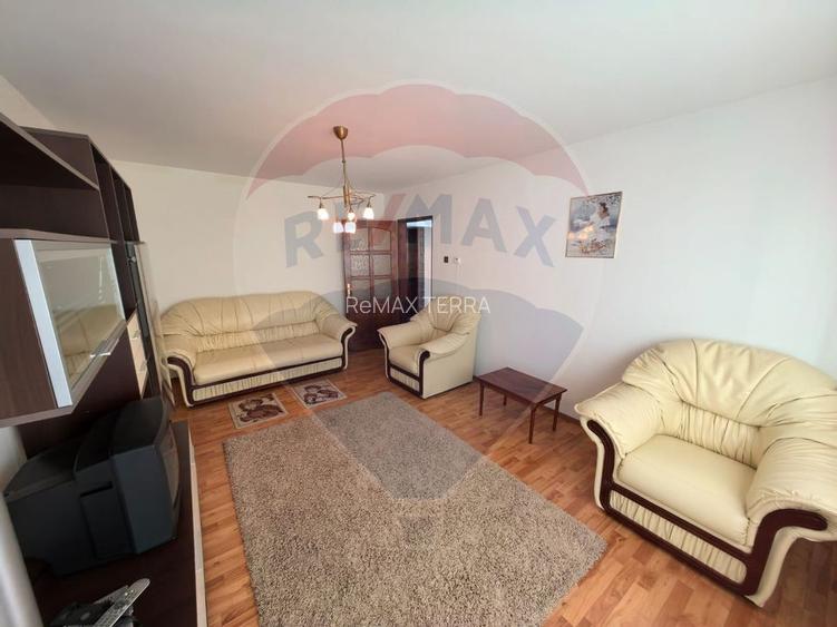 Prima închiriere - Apartament 3 camere + garaj în zona Central - 4