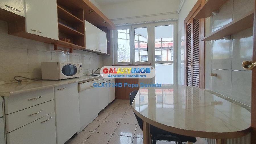 Vanzare apartament 3 camere -  Victoriei Str. Occidentului - 10