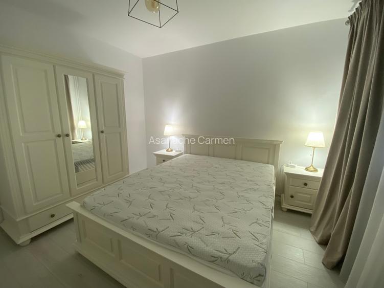 Proprietar, vând apartament  ultracentral  renovat  si utilat lux - 2