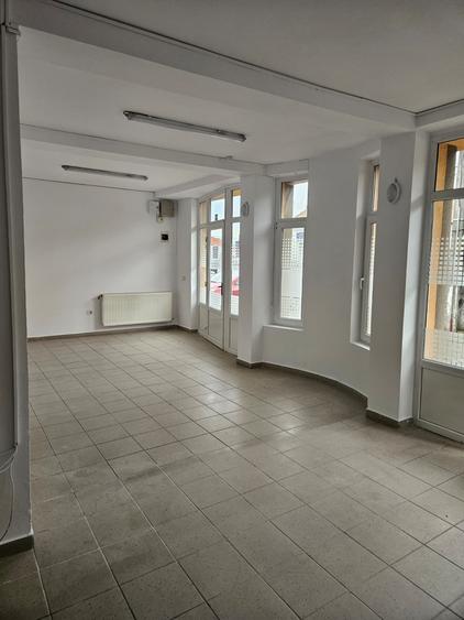 Spațiu comercial 43 mp, parter, cu 2 intrări | Sebeș