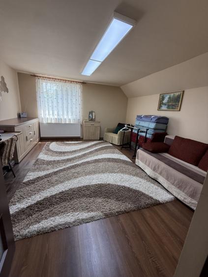 Casa alipită, 208mp utili, 304mp teren, zona PETROM, Baciu