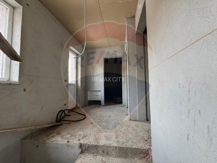 Casă / Vilă cu 6 camere de vânzare în zona Darmanesti - 45