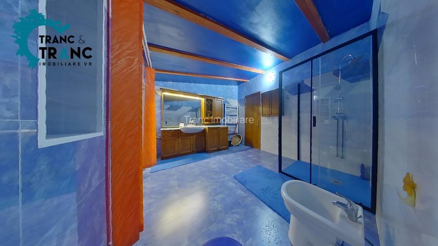 Cladire impunatoare cu 12 camere si 2 spatii, la cheie, in Centru - 4