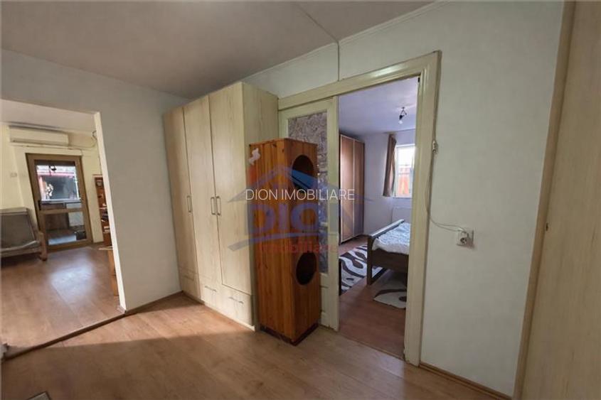 Strada linistita, casa cu garaj - 4