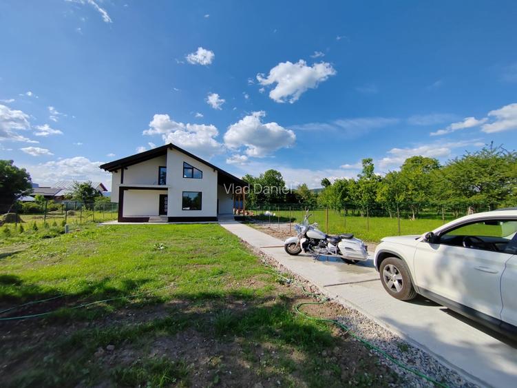 De vanzare: teren 670mp + fundatie 120mp+ utilitati( trifazic, apa) direct prop - 2