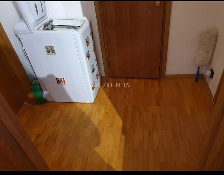 Apartament 3 camere - semidecomandat -  Trapezului - 2