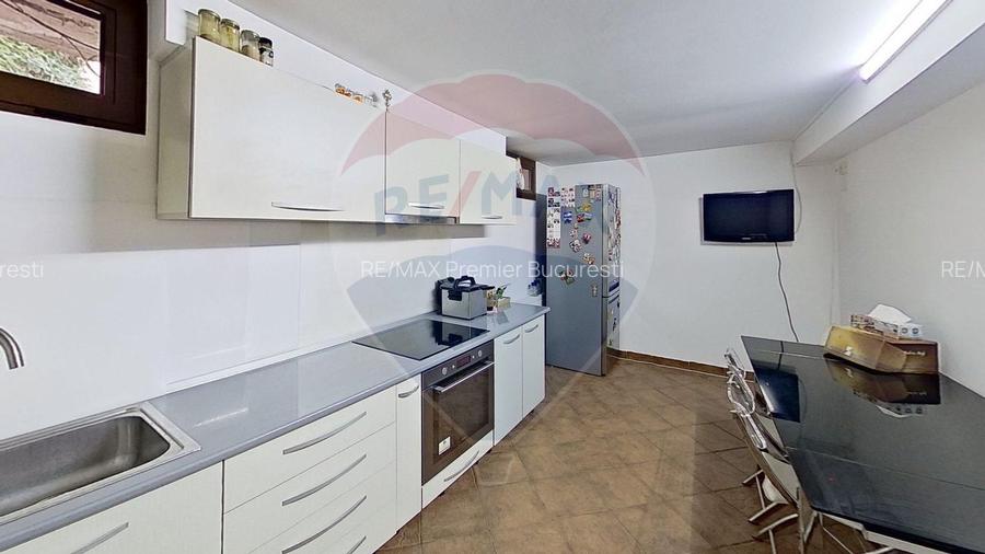 Casă / Vilă cu 7 camere de închiriat în zona Domenii - 9