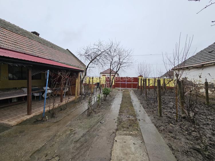 Casă individuală, cu 3 camere, în localitatea Ivanda, la 30 km de Timișoara - 30