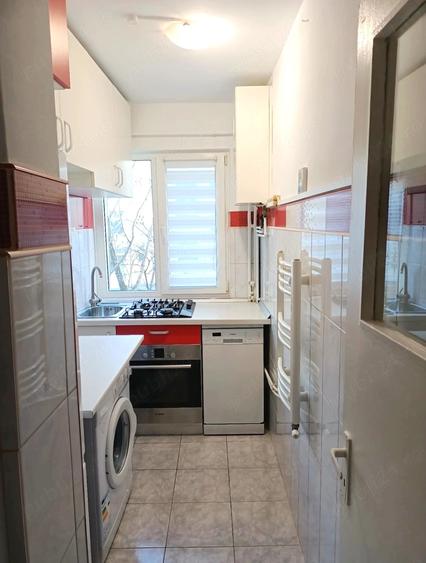 Apartament 2 camere, etaj 2, CT, balcon inchis, Alexandru - Piata Voievozilor