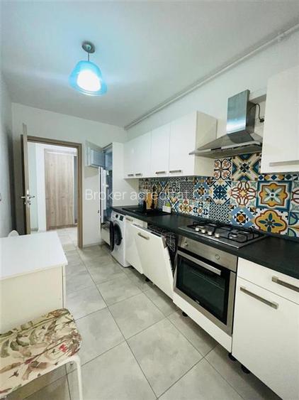 Vanzare Apartament 2 camere LUJERULUI EXIGENT PLAZA SECTOR 6 - 8