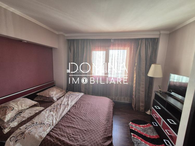 Vanzare apartament 3 camere, situat ULTRACENTRAL, strada Unirii  - 2