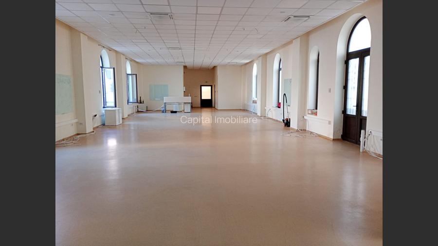 CLADIRE CU ARHITECTURA EMBLEMATICA - FOST SEDIU INTEL - 10