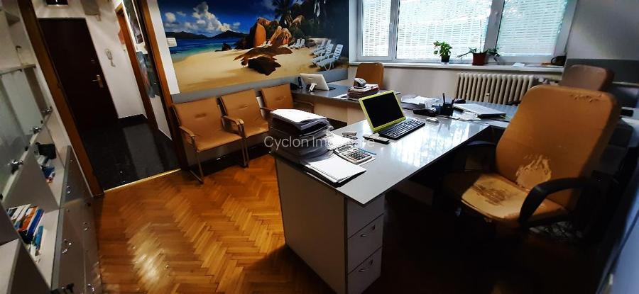 Apartament 3 cam  sau spatiu com cu balcon stradal pe Sos Stefan cel Mare - 11