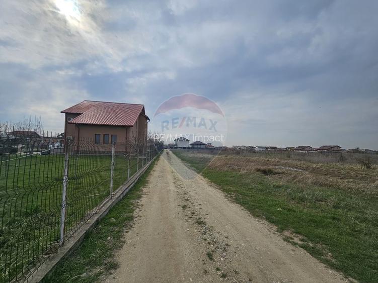 Teren de vanzare pentru casa 621mp plus drum Domnesti, str Diana - 11