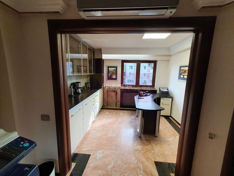 Apartament cu 3 camere de vanzare in Campina - Zona ultracentrala - 16