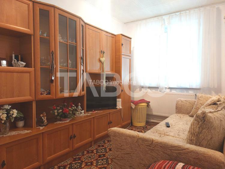 Apartament 55 mp 3 camere etaj 3 balcon pivnita Piata Noua Cisnadie - 5