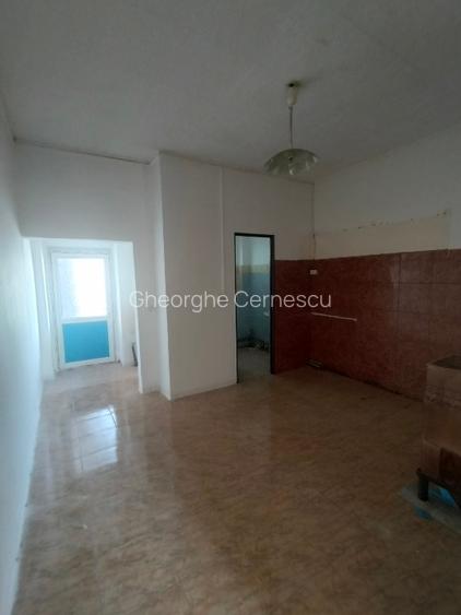 Proprietar vand garsoniera in Arad cu baie si bucatarie separate, SU 32 mp - neg - 11