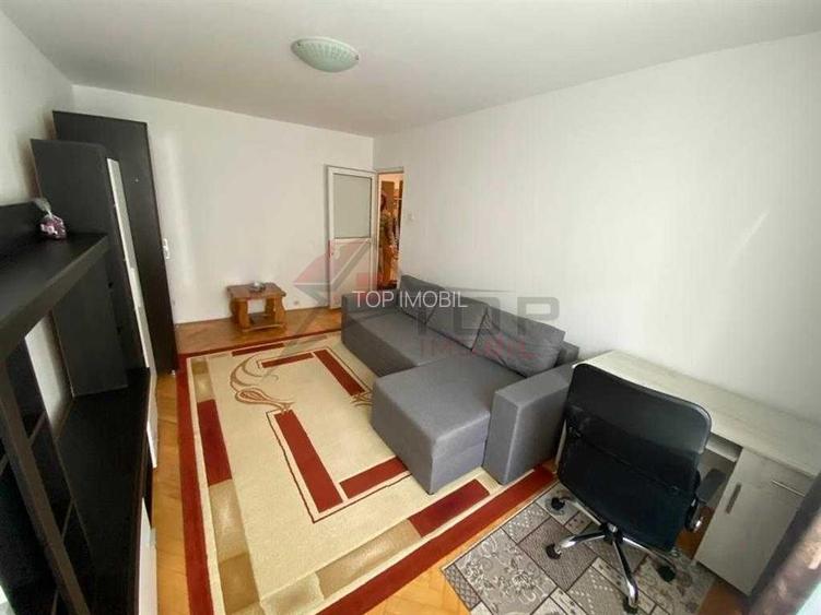Etaj 2 - Galata, 2 camere decomandat, mobilat utilat, liber - 3