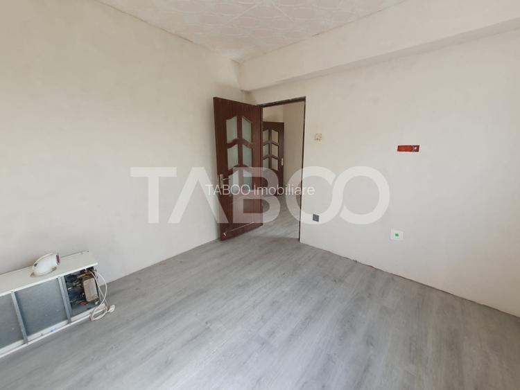 Apartament de vanzare 2 camere 44 mp utili 13 Decembrie bloc Italieni - 2