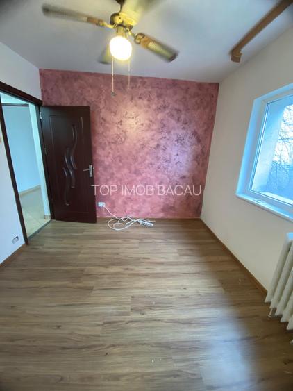 2 CAMERE etajul 2, termopan, AC, izolat, bucatarie mare, URA - 4