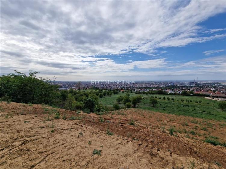 RECO Teren  intravilan- panorama asupra orasului -str. Caisilor - 13