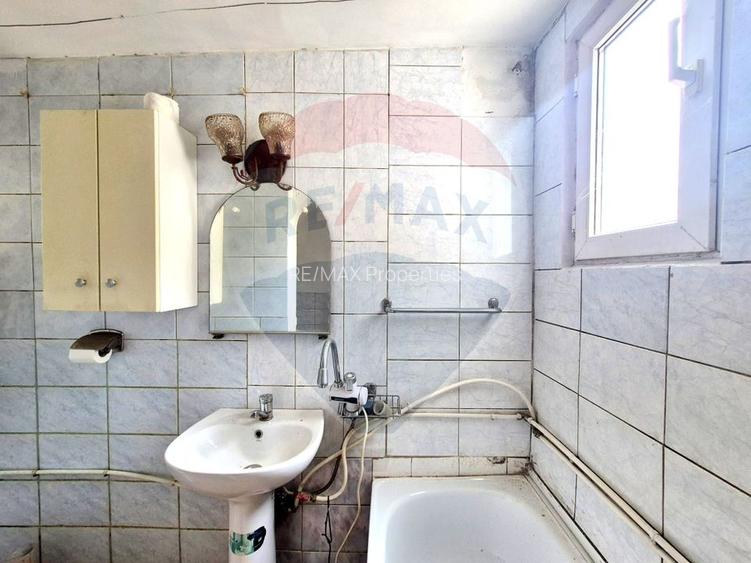 Casa de vanzare pretabila locuinta sau afacere | 13 Septembrie - 14