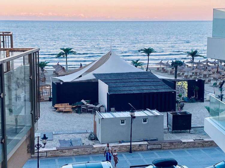 Mamaia Sat prima linie la Mare doua studiouri etaj 2 si 3 moderne