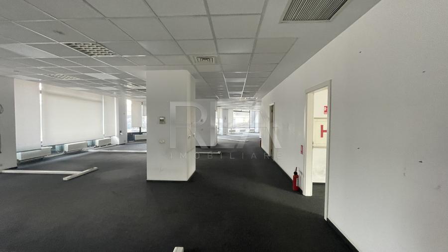 SPATIU COMERCIAL PASAJ BASARAB - CALEA GRIVITEI