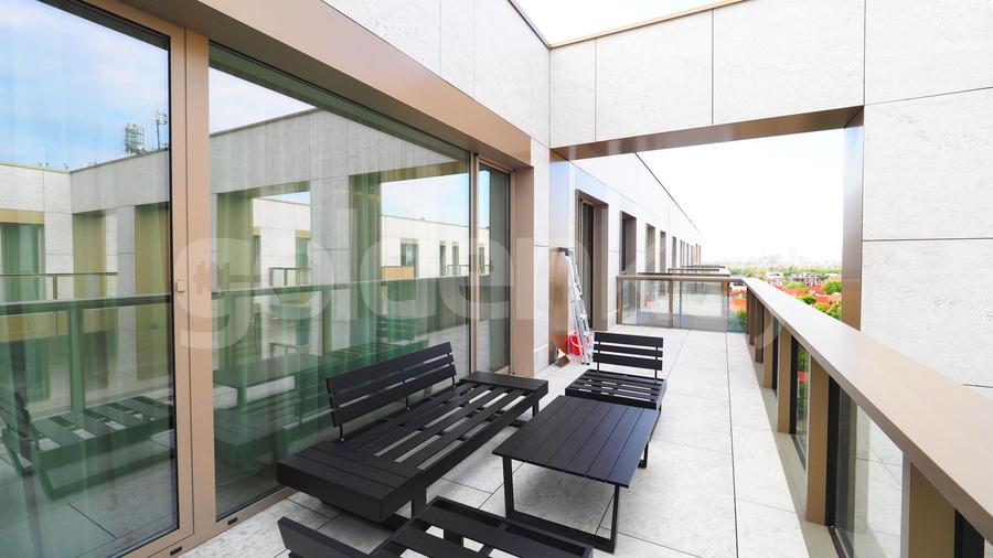 Apartament penthouse cu 4 camere langa Cambridge School