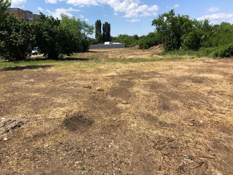 Vand teren intravilan Prundu, 2900 mp,front str. 110 ml - 649000 euro negociabil