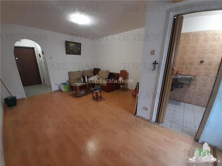 Bd Basarabiei -Parcul National- Vanzare  Garsoniera in bloc  Anvelopat-Libera - 4