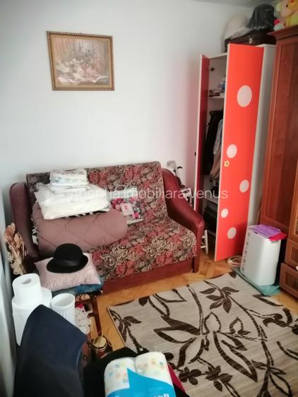 Apartament la parter cu balcon pretabil locuit/birou - 5