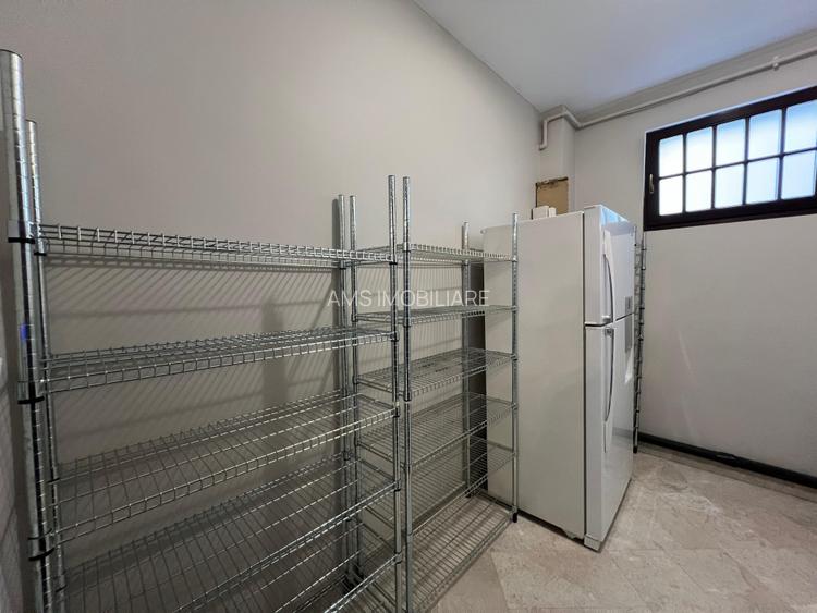 VILA DEOSEBITA / SPATII GENEROASE / CURTE PROPRIE - 15