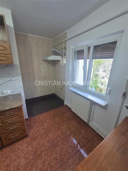 3 camere decomandat, Mobilat, zona GARII - 3