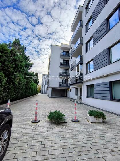 Iancu Nicolae- Gradina Zoologica- Jolie Ville- Loc parcare - 15