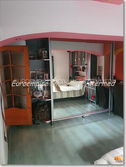 Pensiune 14 camere de vanzare zona Eforie Nord - 16