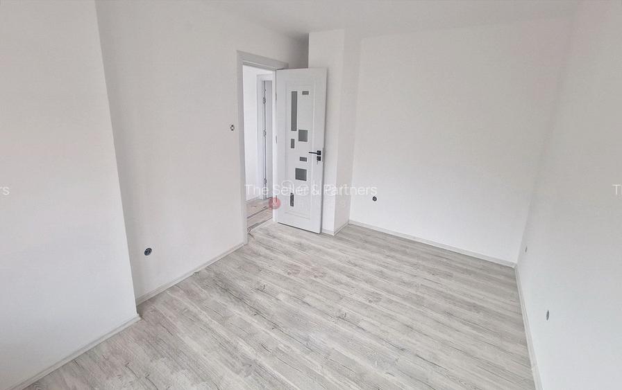 Aproape De Castelul Cantacuzino - 8