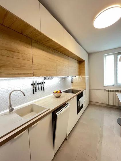 Vanzare Apartament 2 camere Decomandat Renovat Drumul Taberei - 2