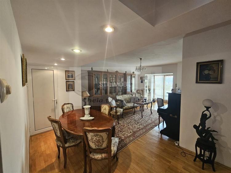 Apartament 4 camere - Hala Centrala - 2