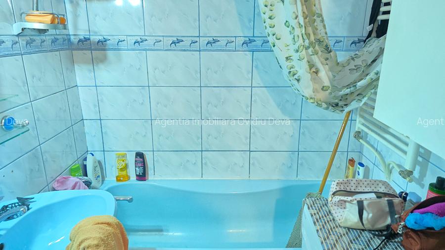 Vand apartament 3 camere semidecomandat in Deva, zona Micro 15, etaj 3, - 6